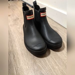 Hunter Short Chelsea Boots Size 6.5/7